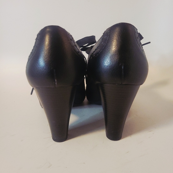 AEO Classic Black Brogue Heels - Picture 4 of 12